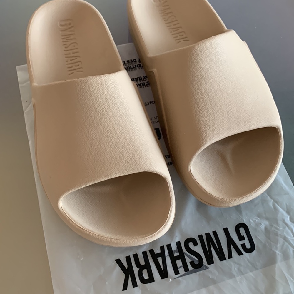BNWT  GYMSHARK REST DAY SLIDES SANDALS M5 / W6 US 6 SOUL BROWN - Picture 3 of 8